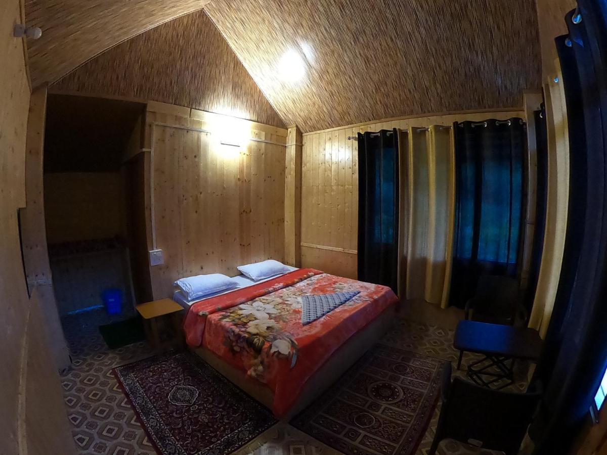 Reverberate Cafe & Cottages - Negi'S Place Jibhi Esterno foto